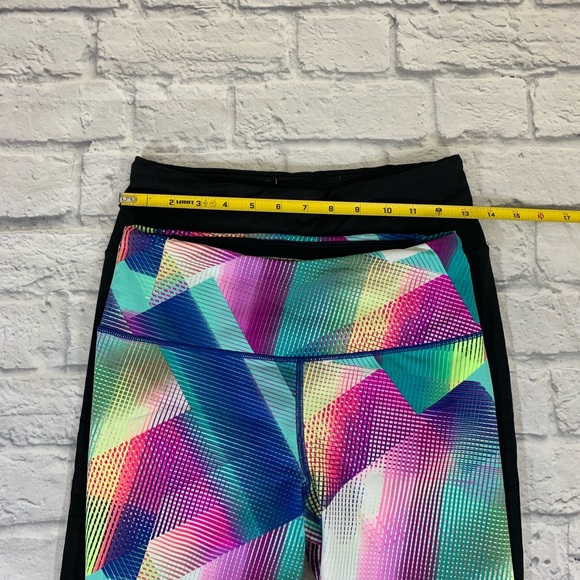 Victoria’s Secret Leggings Size Small Set of two Crop Capri Black &multicolored - Picture 9 of 11